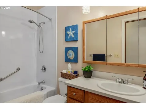 6684 Partridge Circle Gladstone OR 97027