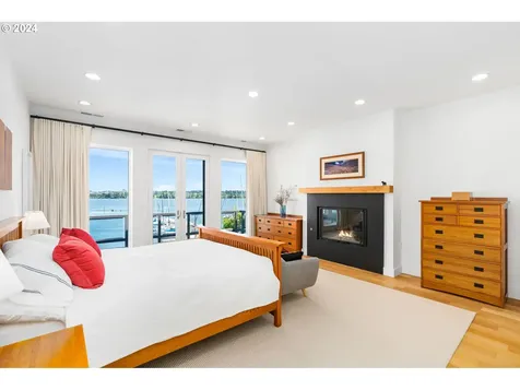 135 N Lotus Beach Drive Portland OR 97217