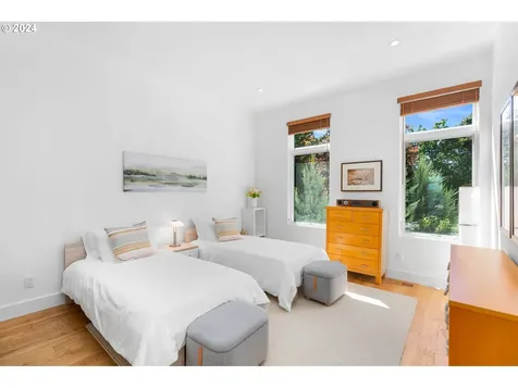 135 N Lotus Beach Drive Portland OR 97217