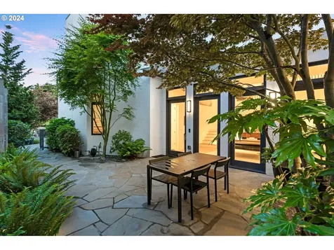 135 N Lotus Beach Drive Portland OR 97217