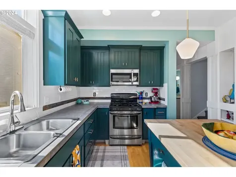 4183 SE Jetty Avenue Lincoln City OR 97367