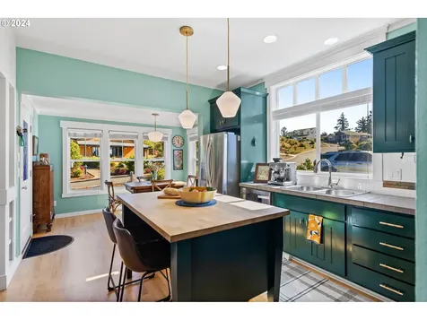 4183 SE Jetty Avenue Lincoln City OR 97367