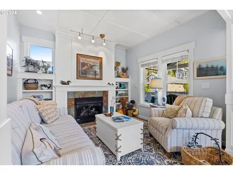 4183 SE Jetty Avenue Lincoln City OR 97367