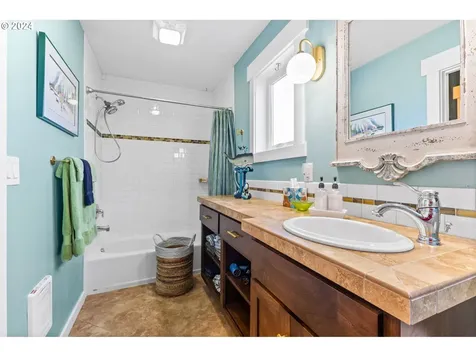 4183 SE Jetty Avenue Lincoln City OR 97367