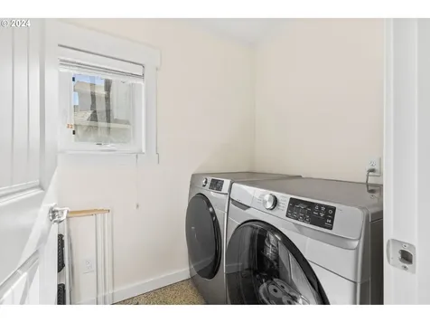 4183 SE Jetty Avenue Lincoln City OR 97367