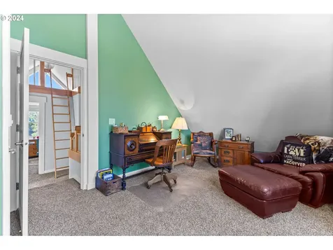 4183 SE Jetty Avenue Lincoln City OR 97367