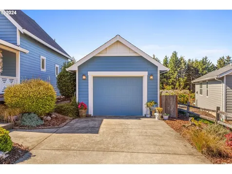 4183 SE Jetty Avenue Lincoln City OR 97367