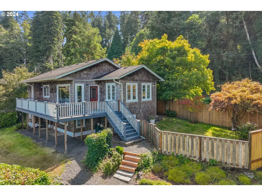 5118 Leif Erikson Drive Astoria OR 97103