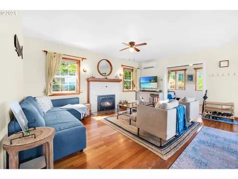 5118 Leif Erikson Drive Astoria OR 97103