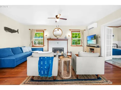 5118 Leif Erikson Drive Astoria OR 97103