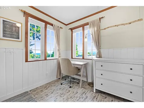 5118 Leif Erikson Drive Astoria OR 97103