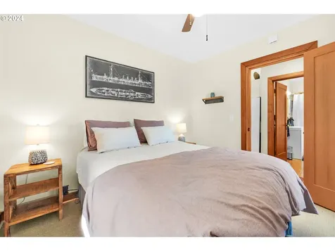 5118 Leif Erikson Drive Astoria OR 97103
