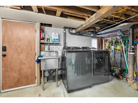 5118 Leif Erikson Drive Astoria OR 97103