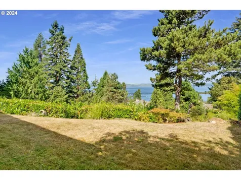 5118 Leif Erikson Drive Astoria OR 97103
