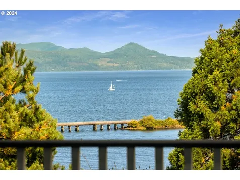 5118 Leif Erikson Drive Astoria OR 97103