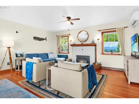 5118 Leif Erikson Drive Astoria OR 97103