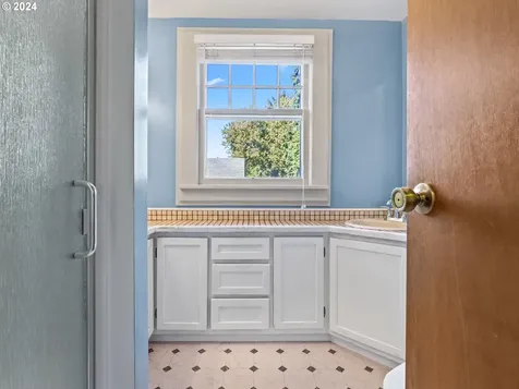 2915 SE Harrison Street Milwaukie OR 97222