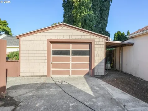 2915 SE Harrison Street Milwaukie OR 97222