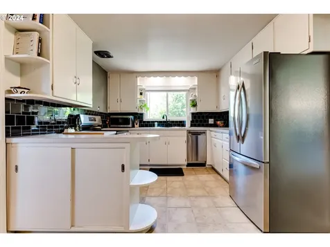 2185 Willona Drive Eugene OR 97408