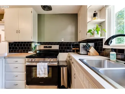 2185 Willona Drive Eugene OR 97408