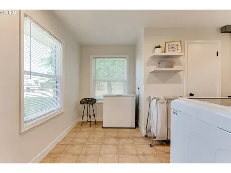 2185 Willona Drive Eugene OR 97408