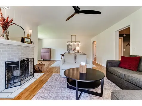 2185 Willona Drive Eugene OR 97408