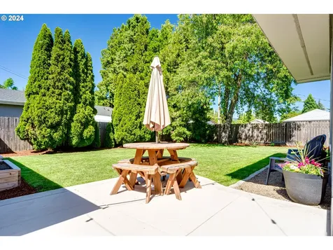 2185 Willona Drive Eugene OR 97408