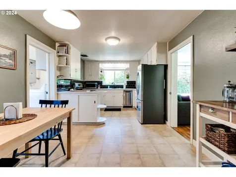 2185 Willona Drive Eugene OR 97408
