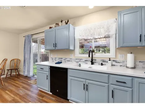 310 NW Elizabeth Avenue Winston OR 97496
