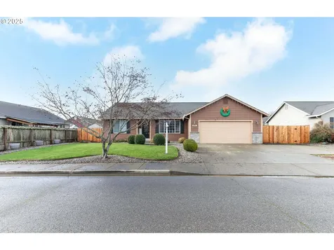 310 NW Elizabeth Avenue Winston OR 97496