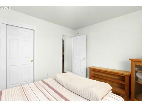 310 NW Elizabeth Avenue Winston OR 97496