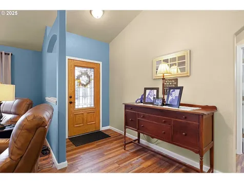 310 NW Elizabeth Avenue Winston OR 97496