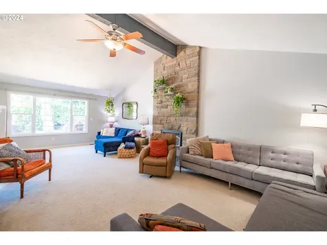 789 Glenwood Street Lebanon OR 97355