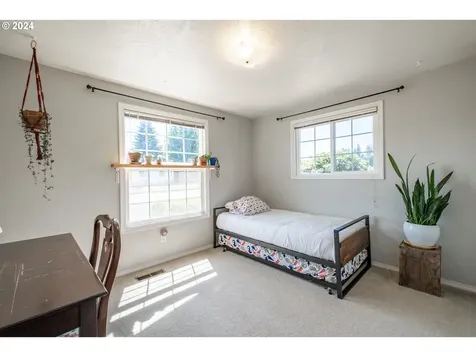 789 Glenwood Street Lebanon OR 97355
