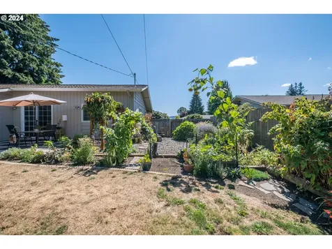 789 Glenwood Street Lebanon OR 97355