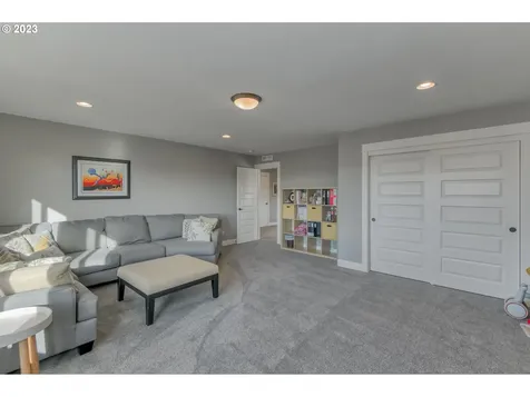 4083 SW Brixton Avenue Gresham OR 97080