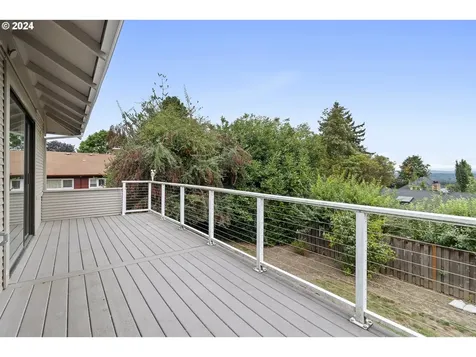 8224 SW 7th Avenue Portland OR 97219