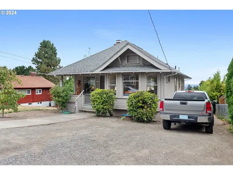 8224 SW 7th Avenue Portland OR 97219