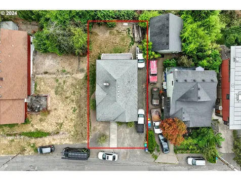 8224 SW 7th Avenue Portland OR 97219