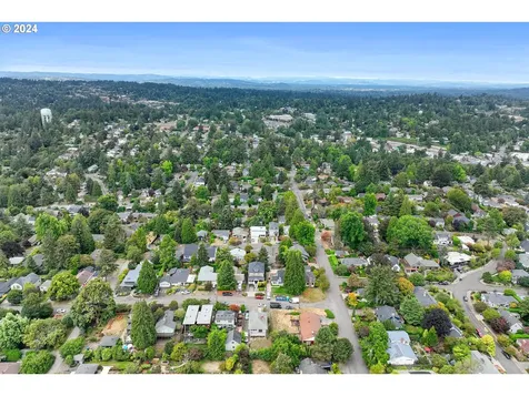 8224 SW 7th Avenue Portland OR 97219