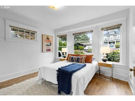 8224 SW 7th Avenue Portland OR 97219