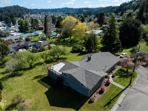 3144 Maple Drive Reedsport OR 97467