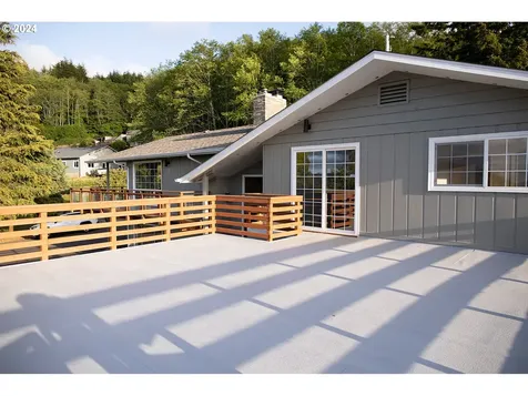 3144 Maple Drive Reedsport OR 97467
