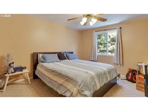 23270 Ne Village Court Wood Village OR 97060