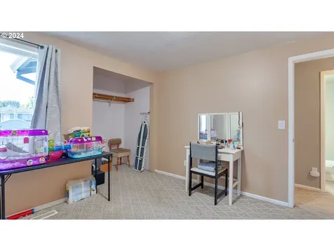 23270 Ne Village Court Wood Village OR 97060