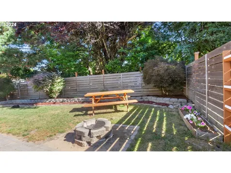 23270 Ne Village Court Wood Village OR 97060