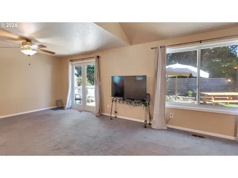 23270 Ne Village Court Wood Village OR 97060