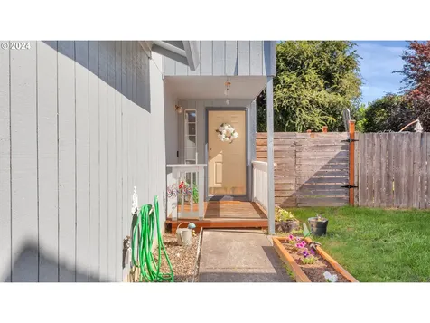 23270 Ne Village Court Wood Village OR 97060