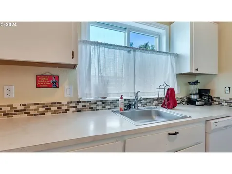 23270 Ne Village Court Wood Village OR 97060