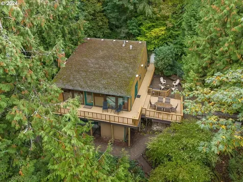 880 SW 61st Drive Portland OR 97221